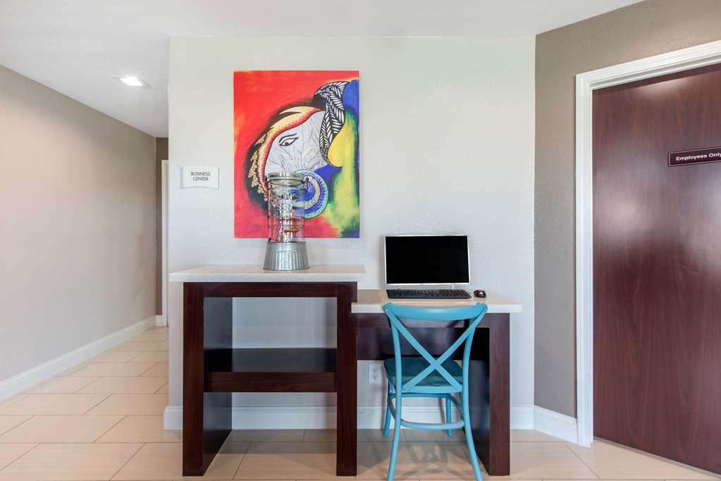 Quality Inn & Suites Port Arthur - Nederland Удобства фото