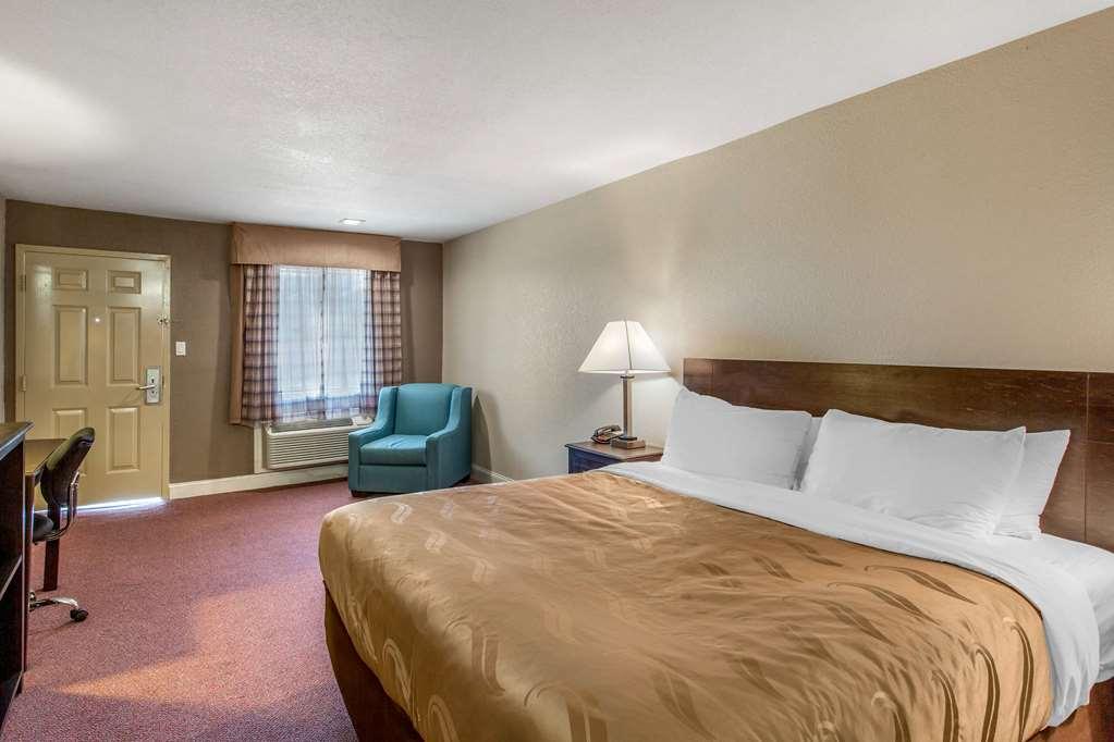 Quality Inn & Suites Port Arthur - Nederland Номер фото