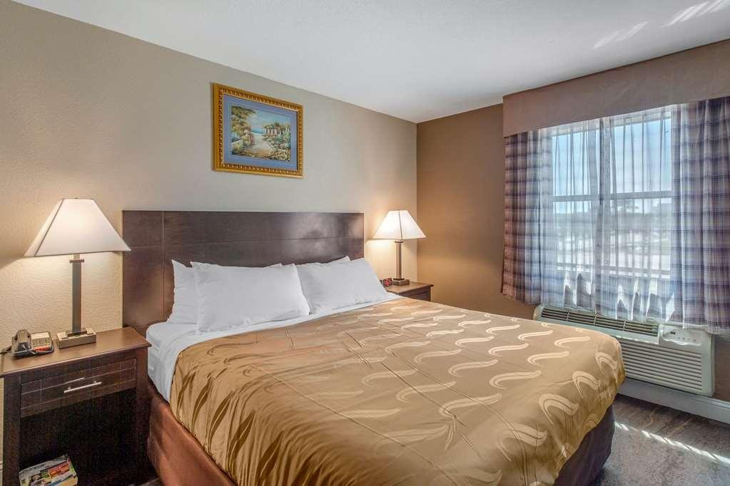 Quality Inn & Suites Port Arthur - Nederland Номер фото
