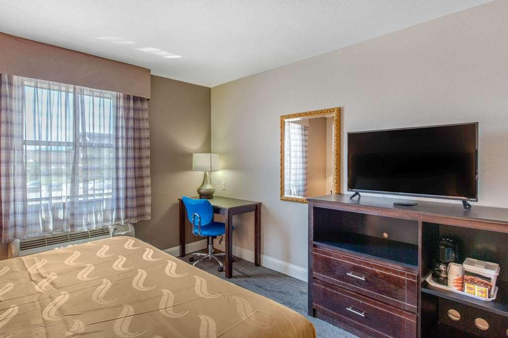 Quality Inn & Suites Port Arthur - Nederland Номер фото