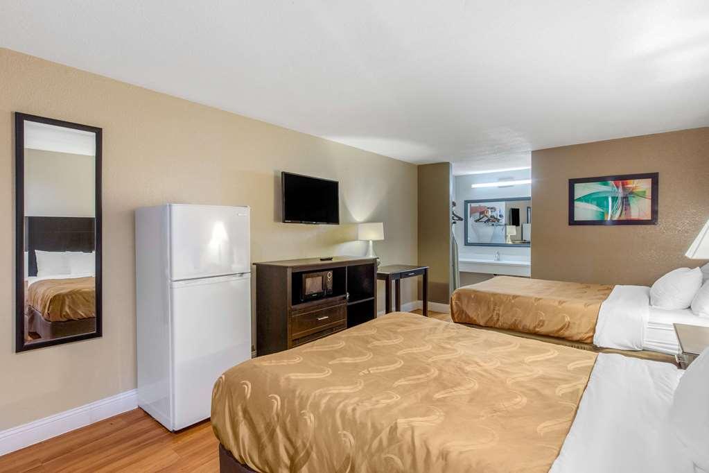 Quality Inn & Suites Port Arthur - Nederland Номер фото