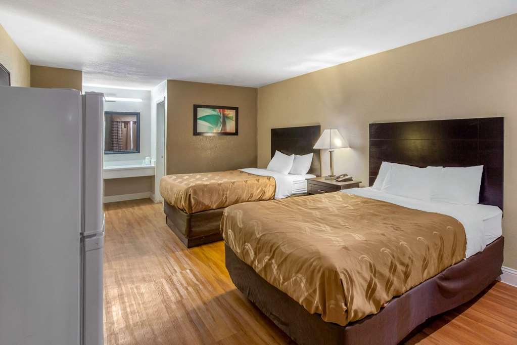 Quality Inn & Suites Port Arthur - Nederland Номер фото