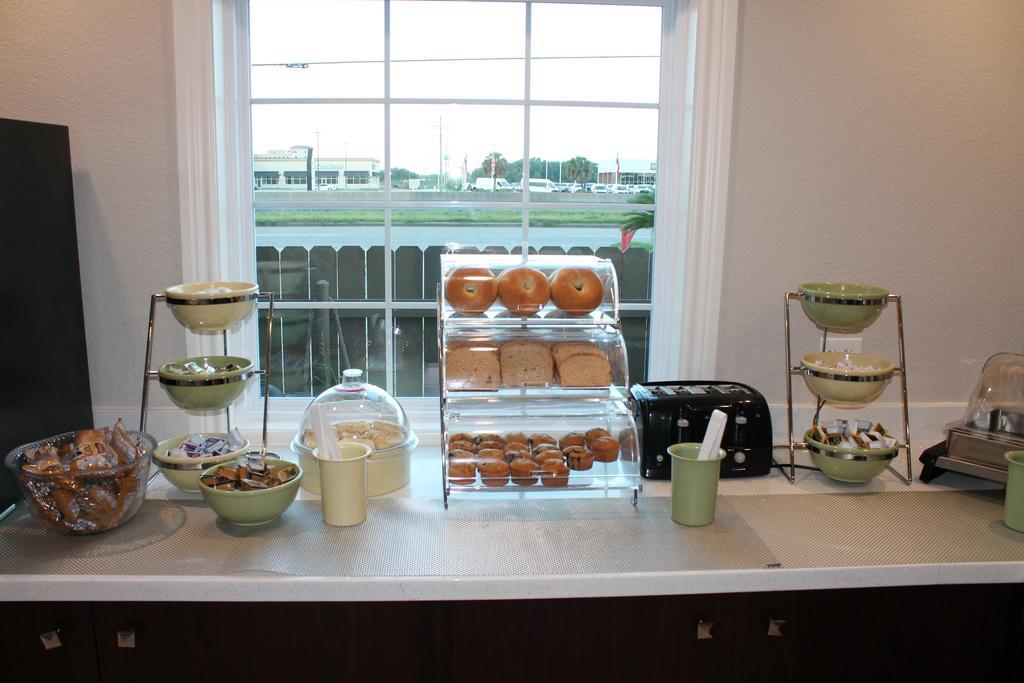 Quality Inn & Suites Port Arthur - Nederland Экстерьер фото