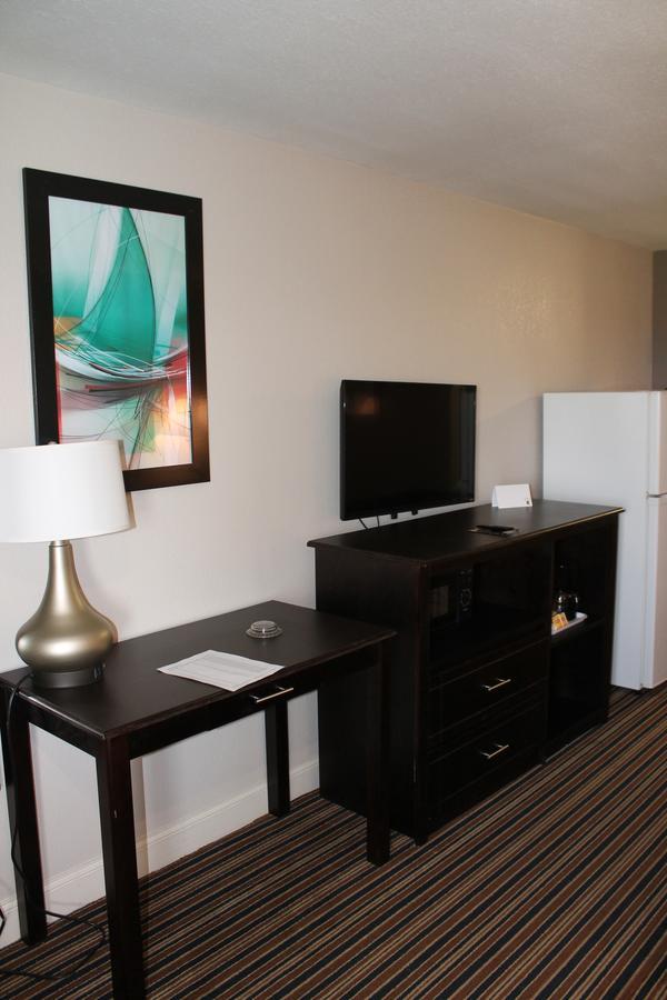 Quality Inn & Suites Port Arthur - Nederland Экстерьер фото